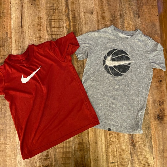 Nike Other - Nike size small set of 2 tee shirts red and gray logo boys